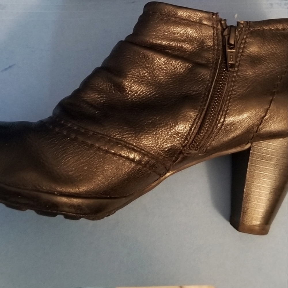 Aldo black leather booties, size 7 $45 (original price $85)